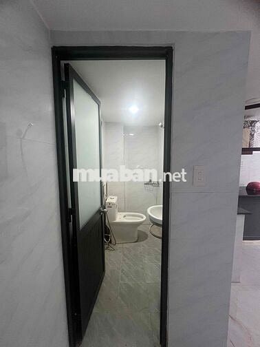 nhà 2căn 1 sổ hẻm 4m đúc lửng 2 pn 2 tolet. 1 phòng thờ