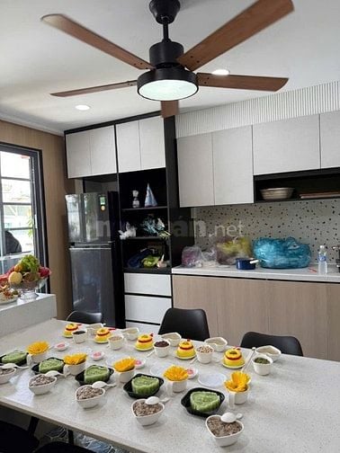 Bán CHDV ĐH Văn Lang - Nguyễn Thái Sơn, Gò Vấp: 4( NH: 5,5m) x 15,3m.