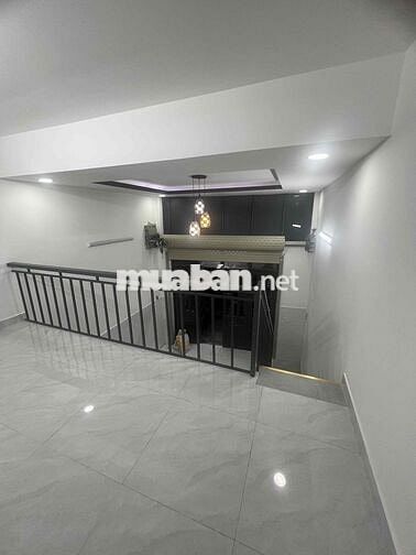 nhà 2căn 1 sổ hẻm 4m đúc lửng 2 pn 2 tolet. 1 phòng thờ