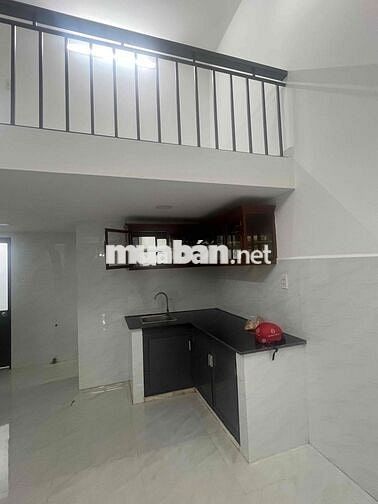nhà 2căn 1 sổ hẻm 4m đúc lửng 2 pn 2 tolet. 1 phòng thờ