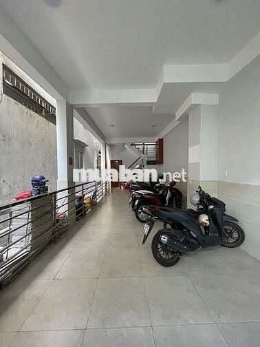 Bán nhà 10PN, 11WC, Bùi Minh Trực, Q.8, HCM, giá ưu đãi 11 tỷ