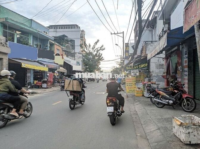 Mặt Tiền Đường Hồng Lạc Ngay Ngã Tư Đối Diện Chung Cư Bàu Cát