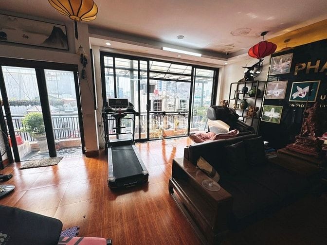 Bán Nhà Lô Góc Hoàng Quốc Việt - Mặt Tiền 8.5m - 7 Tầng Thang Máy 