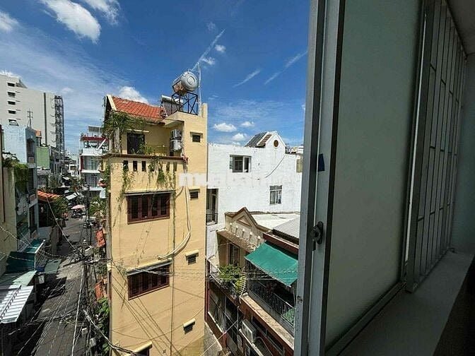 Cho Thuê Căn Hộ 2pn1wc Rộng 70m2 Cửa 02 Sổ Trời Full NT Ở CMT8 Quận 3