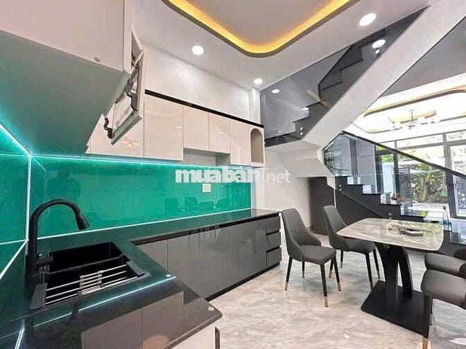 PHÁ GIÁ !! CHỦ NGỘP CẦN BÁN GẤP NHÀ LẦU ĐỂ XOAY VỐN, SỔ RIÊNG THỔ CƯ !