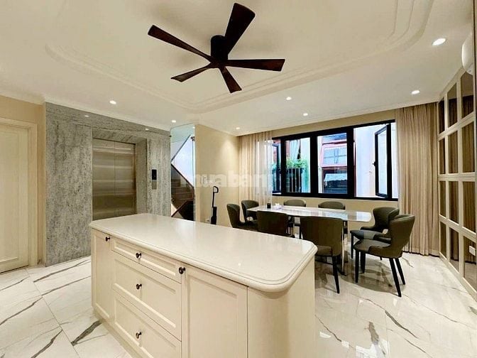 Bán nhà Triệu Việt Vương, 6 tầng, thang máy, ngõ nông, sát phố