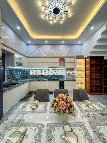 NHÀ 2 LẦU NỘI THẤT CAO CẤP - KDC HỒNG LOAN