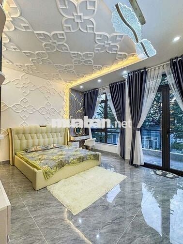 NHÀ 2 LẦU NỘI THẤT CAO CẤP - KDC HỒNG LOAN