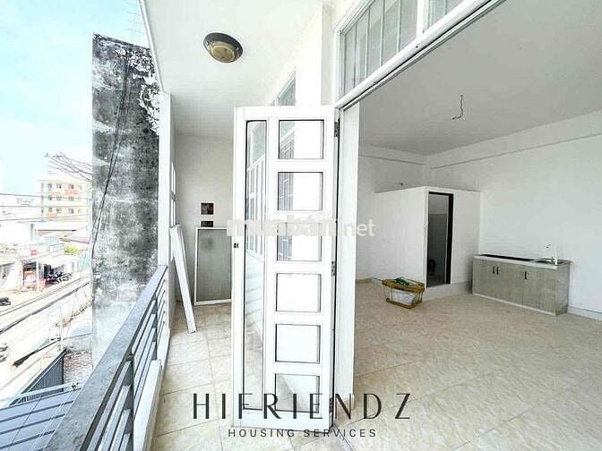 PHÒNG MỚI XÂY - SẼ LÊN GÁC CAO - BANCOL ĐÓN NẮNG GIÓ TỐT - SÁT AEON TP