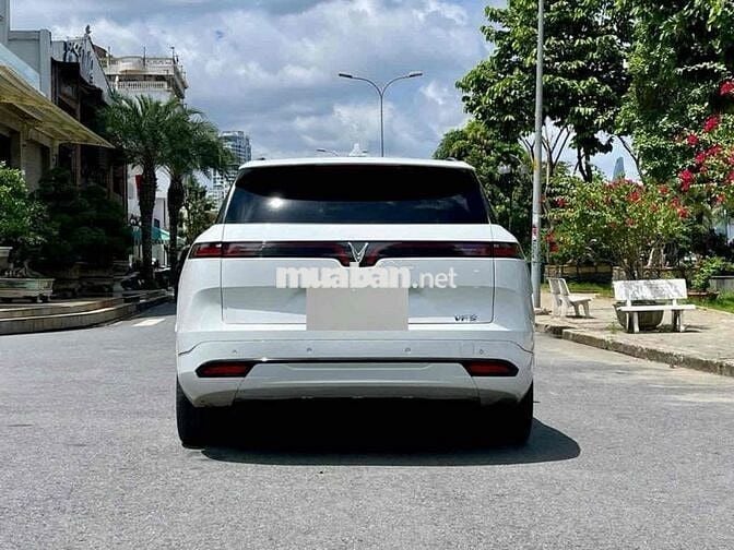 Vinfast VF9 Plus 2024 Trắng
