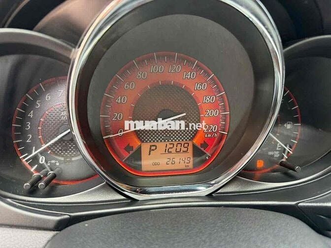 Toyota Yaris 1.5 G chạy được 26000 km đời 2017
