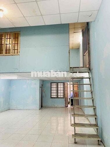 nhà 6x22m trống suốt, phù hợp làm may mặc, cắt vải, in thêu