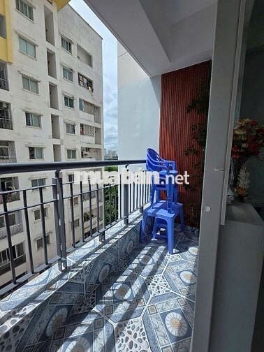 Cần bán căn hộ Phú Thọ, Quận 11, căn góc 2PN, nhà làm lại mới đẹp