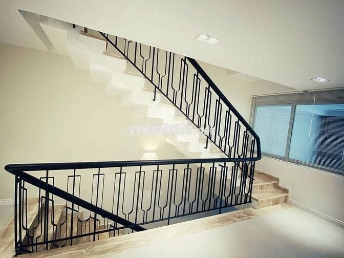 Cho Thuê Nguyên Căn Nhà Đẹp 90m2 Hẻm Nhựa Sang Trọng Sư Vạn Hạnh Q.10