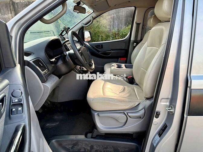 Hyundai Starex tải van