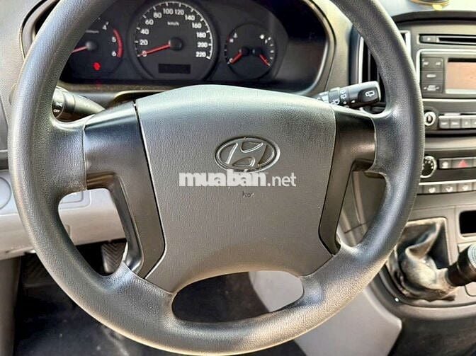 Hyundai Starex tải van
