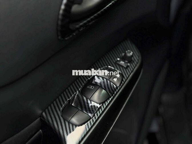 Nissan Navara 2023 Pro-4X 2.3 AT 4WD - 29000 km