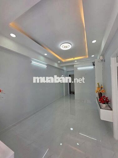 Cần bán căn hộ Phú Thọ, Quận 11, căn góc 2PN, nhà làm lại mới đẹp