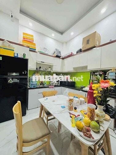 nhà trệt 2 lầu 4pn 3wc sân thượng, hẻm 151 Liên Khu 4 5. BHH B