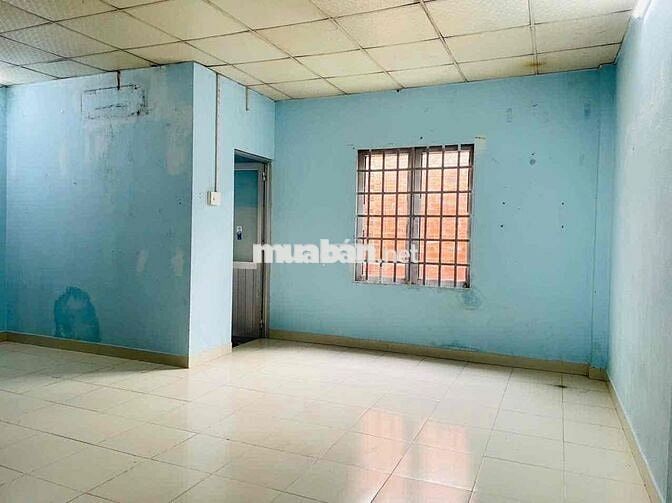 nhà 6x22m trống suốt, phù hợp làm may mặc, cắt vải, in thêu