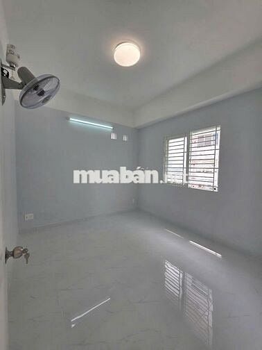 Cần bán căn hộ Phú Thọ, Quận 11, căn góc 2PN, nhà làm lại mới đẹp