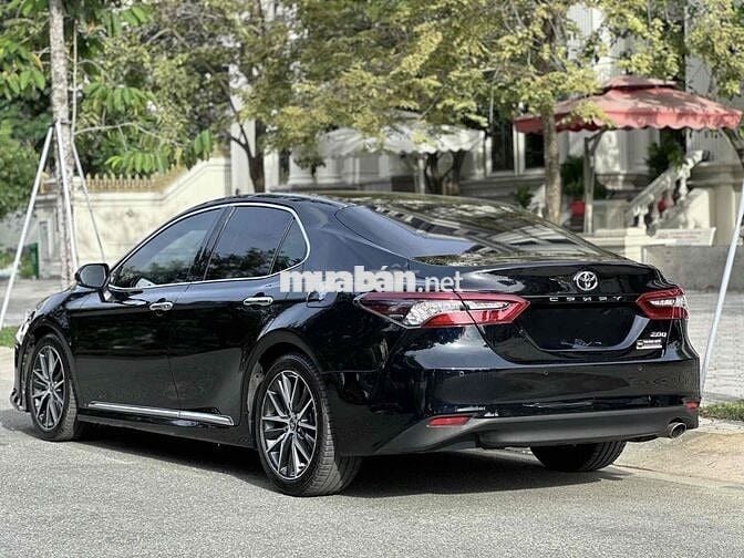 Lướt Toyota Camry 2022 2.0 G - 47000 km