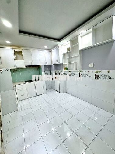 ĐINH TIÊN HOÀNG-P1 BÌNH THẠNH-GIÁP Q1- 3TẦNG-2PN-SÁT MẶT TIỀN- CHỈ2TY7