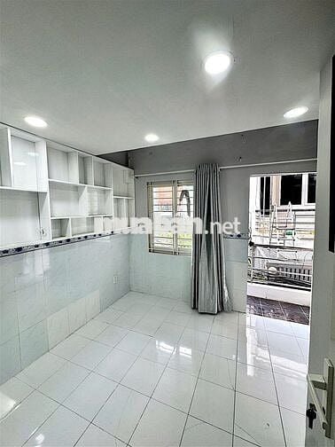 ĐINH TIÊN HOÀNG-P1 BÌNH THẠNH-GIÁP Q1- 3TẦNG-2PN-SÁT MẶT TIỀN- CHỈ2TY7