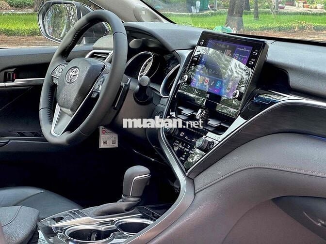 Lướt Toyota Camry 2022 2.0 G - 47000 km