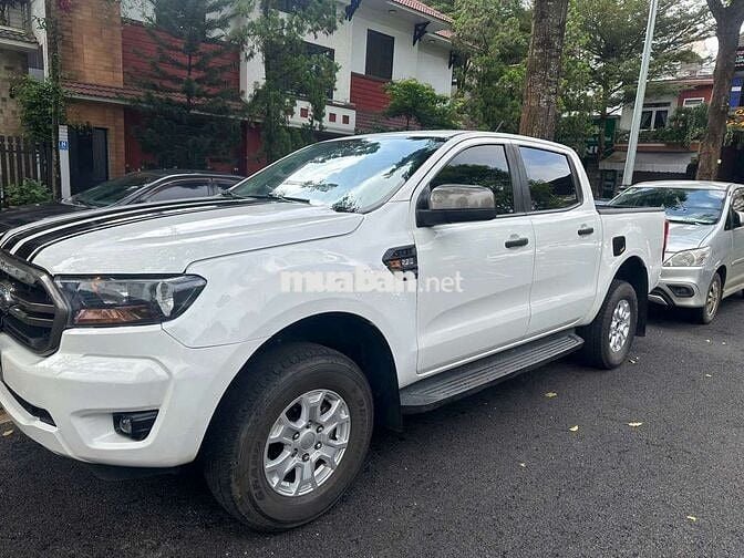 Ford Ranger XLS Trắng Tự động 2019
