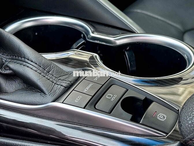 Lướt Toyota Camry 2022 2.0 G - 47000 km