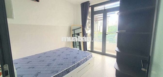 Căn hộ 2 phòng ngủ đầy đủ nội thất gần sân bay, cv Hoàng Văn Thụ