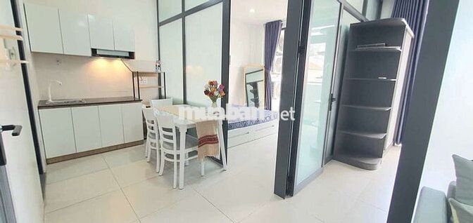 Căn hộ 2 phòng ngủ đầy đủ nội thất gần sân bay, cv Hoàng Văn Thụ