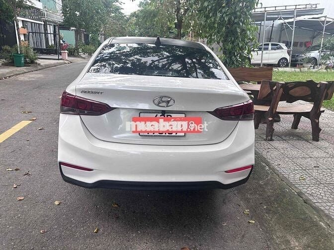Hyundai Accent 2018 số sàn.