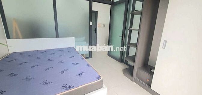 Căn hộ 2 phòng ngủ đầy đủ nội thất gần sân bay, cv Hoàng Văn Thụ
