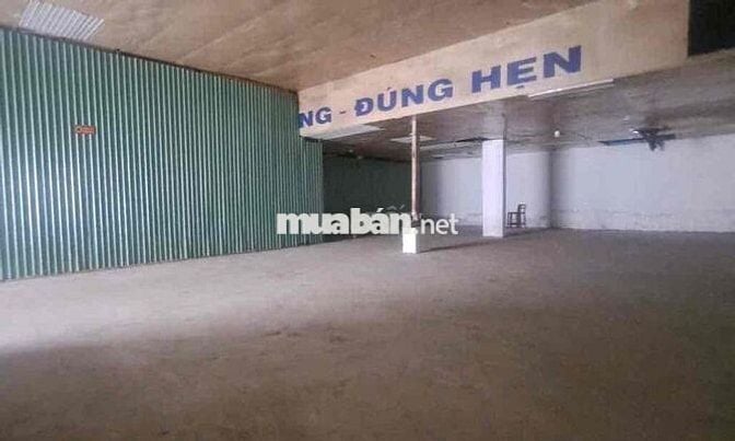Kho đẹp diện tích 200m2 cần cho thuê gấp ở Nguyễn Bình có pccc