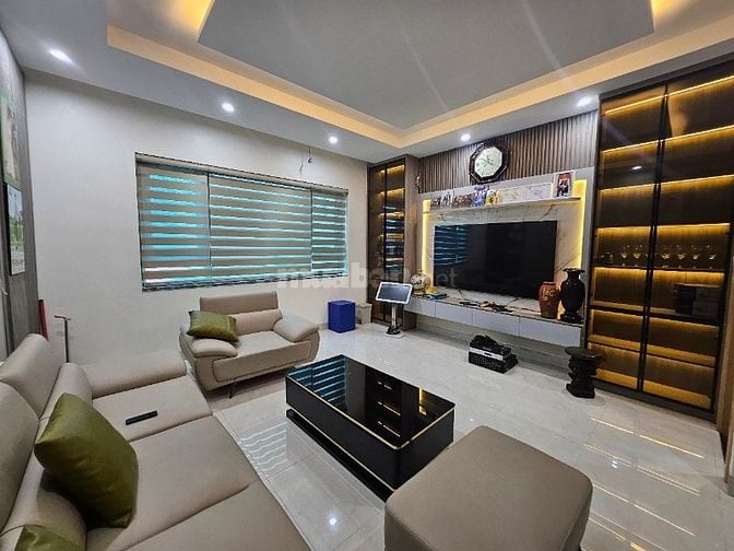 Bán nhà Ngõ 106 Hoàng Quốc Việt. Ngõ thông Ôtô tránh 65m2 x 5T, Mt 5m