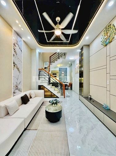 Bán gấp nhà đẹp 80m2, đường Sư Vạn Hạnh, Q10. Xây 3tầng, hẻm 5m,sổ sẵn