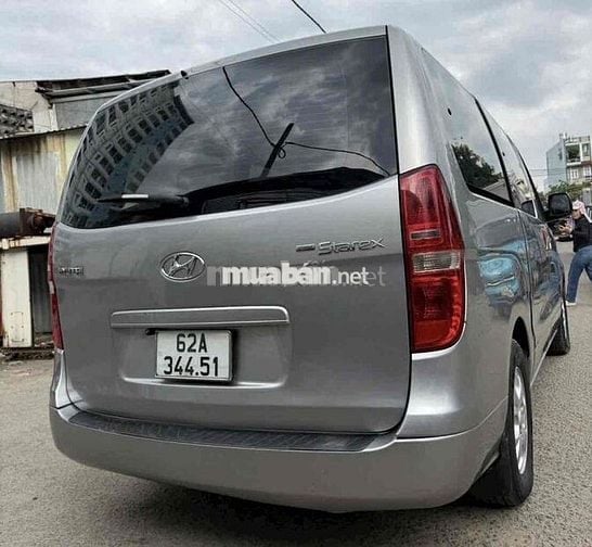 Hyundai Starex 9 chỗ Bạc