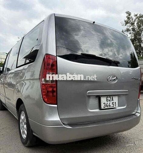 Hyundai Starex 9 chỗ Bạc