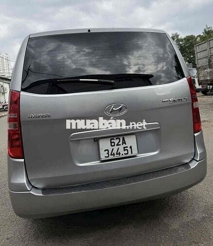 Hyundai Starex 9 chỗ Bạc