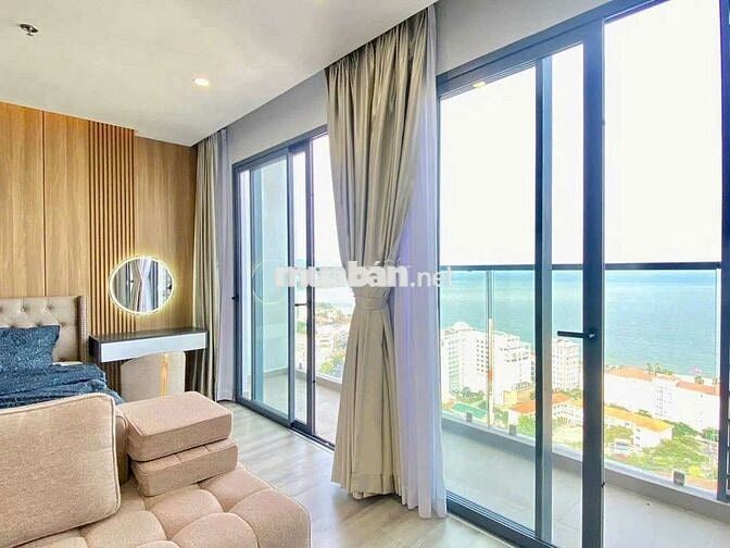 AE cho thuê căn hộ 3 phòng ngủ view biển tòa Marina Suite, Nha Trang