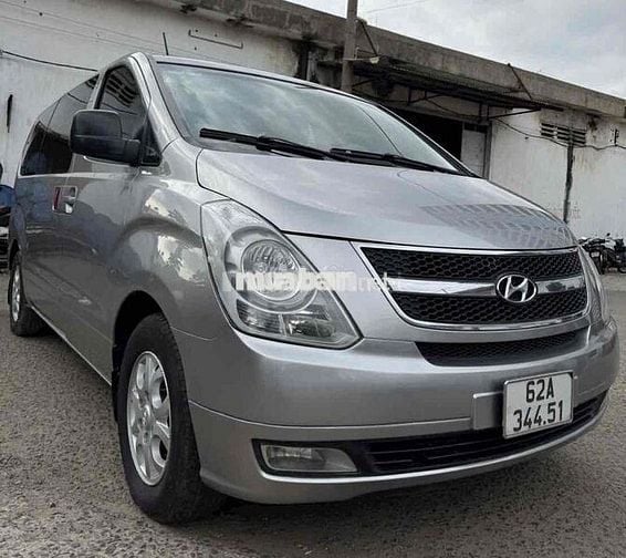Hyundai Starex 9 chỗ Bạc
