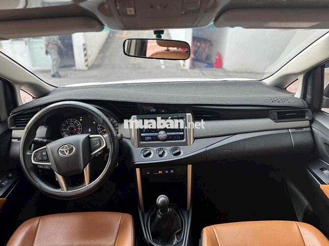 Toyota Innova 2017 2.0E - siêu cọp