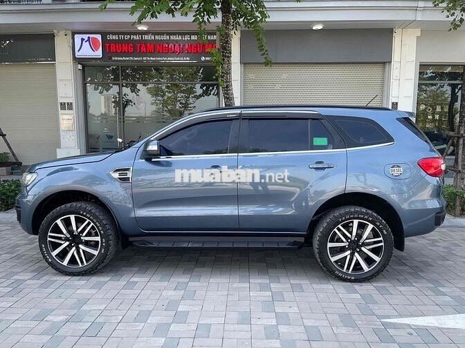 Ford Everest 2019 bản 2.0 4x2 AT xe đẹp xuất sắc