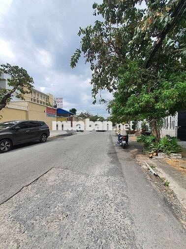 Nhà 4 tầng mặt tiền đường 84 cao lỗ p4 q8 DT 4m x 20m trệt 3 lầu