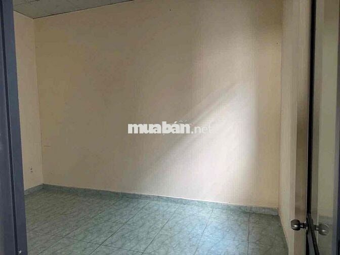 Cho thuê nhà mặt tiền Nguyễn Kiệm giá siêu rẻ