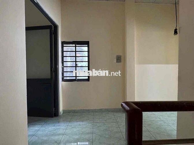 Cho thuê nhà mặt tiền Nguyễn Kiệm giá siêu rẻ