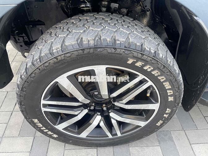 Ford Everest 2019 bản 2.0 4x2 AT xe đẹp xuất sắc