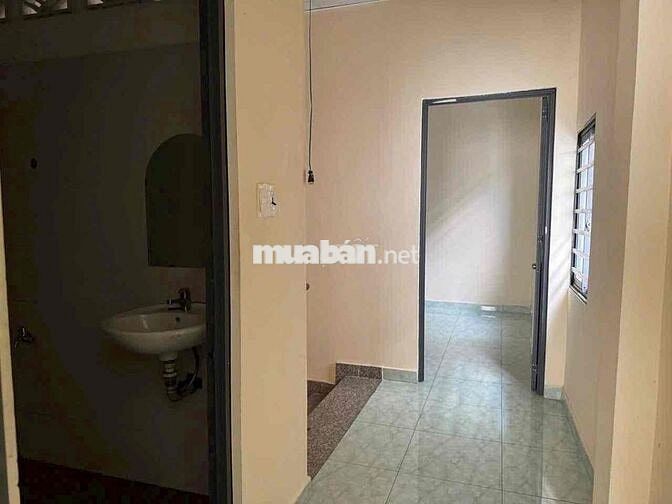 Cho thuê nhà mặt tiền Nguyễn Kiệm giá siêu rẻ